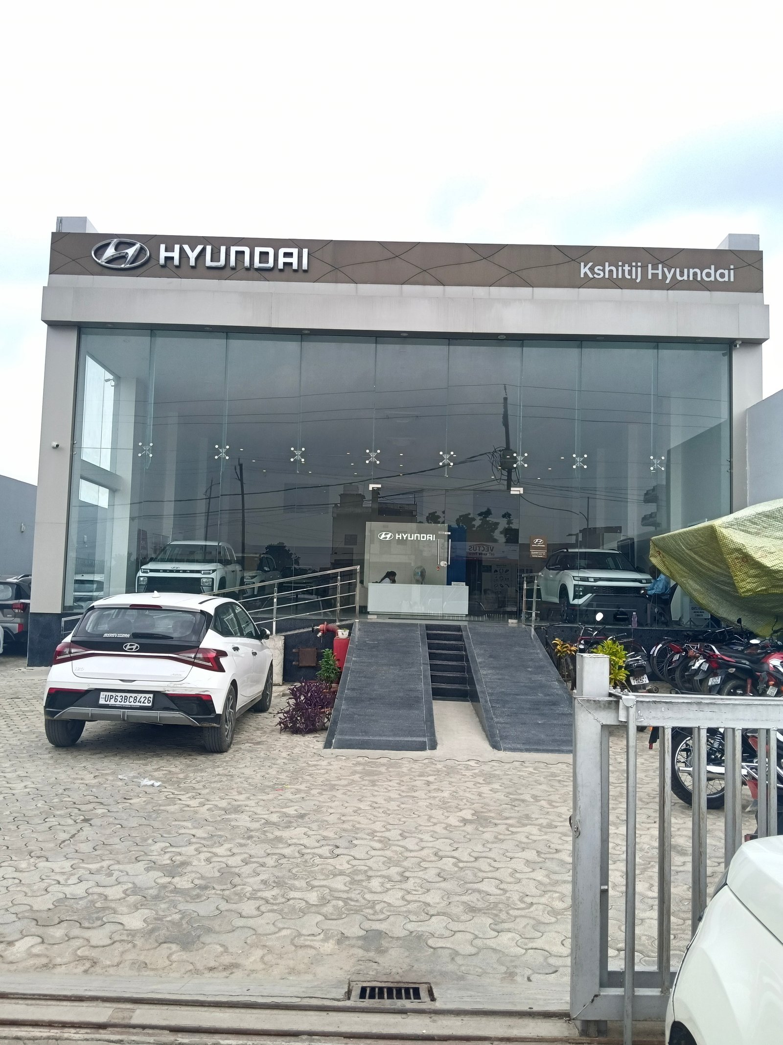 Kshitij Hyundai Showroom Bharuhana Mirzapur — Authorized Hyundai Dealer